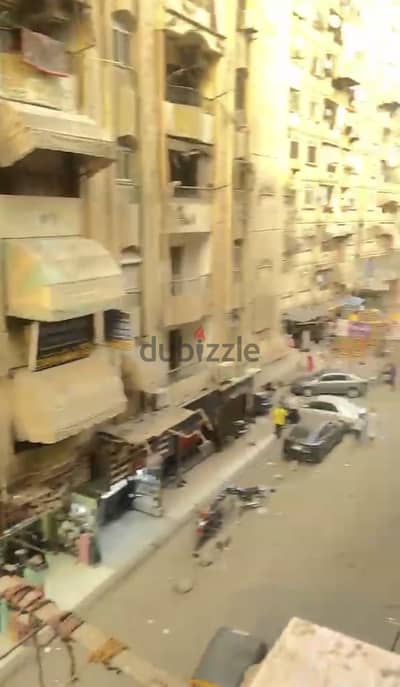 لقطة - شقة للبيع بالمطرية بموقع مميز بجوار محطة المترو و شارع رئيسي