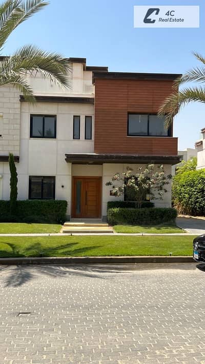 Townhouse villa lowest DP & installments prime location open view  in Azzar 2 Fifth Settlement New Cairo next to Al Marasem Fifth Square