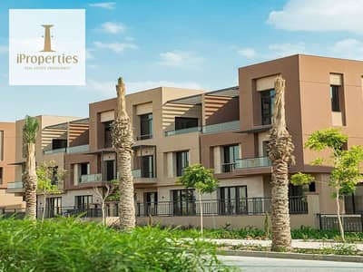 For Sale Townhouse In District 5 new Cairo - With Installment - Ready To Move