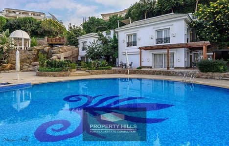 Independent villa, immediate delivery, with a private swimming pool, first row by the sea in MOUNTAIN VIEW RAS ELHEKMA