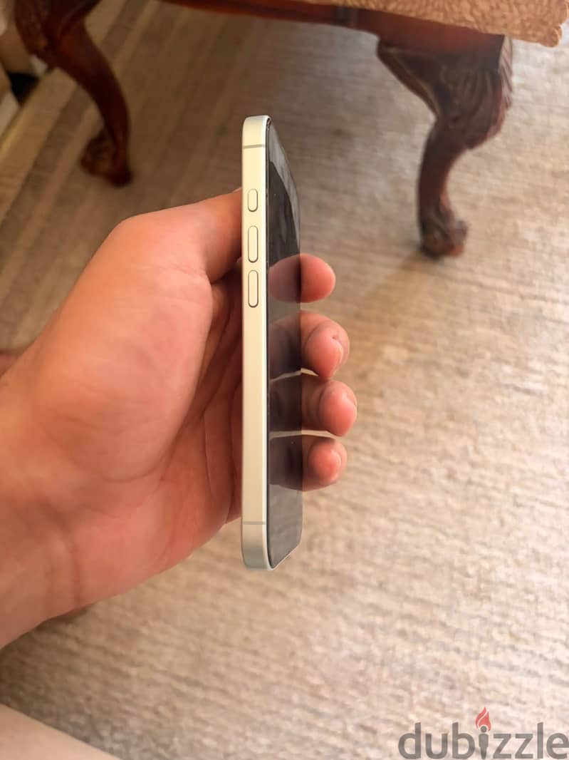 Apple - iPhone 17 4