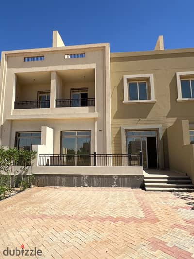For quick sale: Villa at half price, immediate occupancy, fully finished, in a compound in the New Administrative Capital, with installments over 10 y