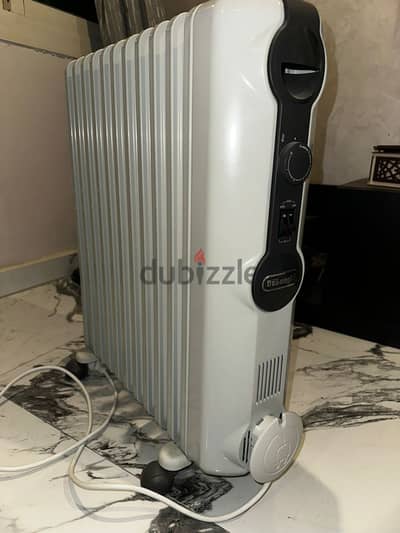 دفاية زيت De’Longhi كهربائية 11 ريشة – حالة ممتازة