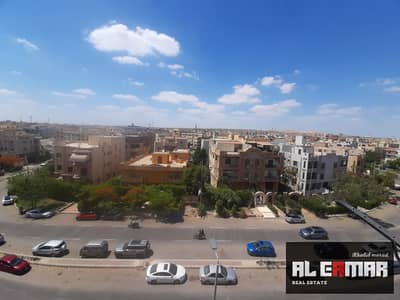 Unfurnished apartment for rent in the "Small Investor" (Al-Mostathmer Al-Saghir) complex, Sheikh Zayed; first-time occupancy.