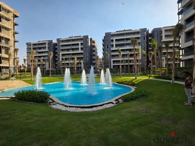 Lowest resale price on the market—immediate handover. A 200-square-meter unit at La Vista El Patio Oro, located in the heart of New Cairo (Tagamoa) ne