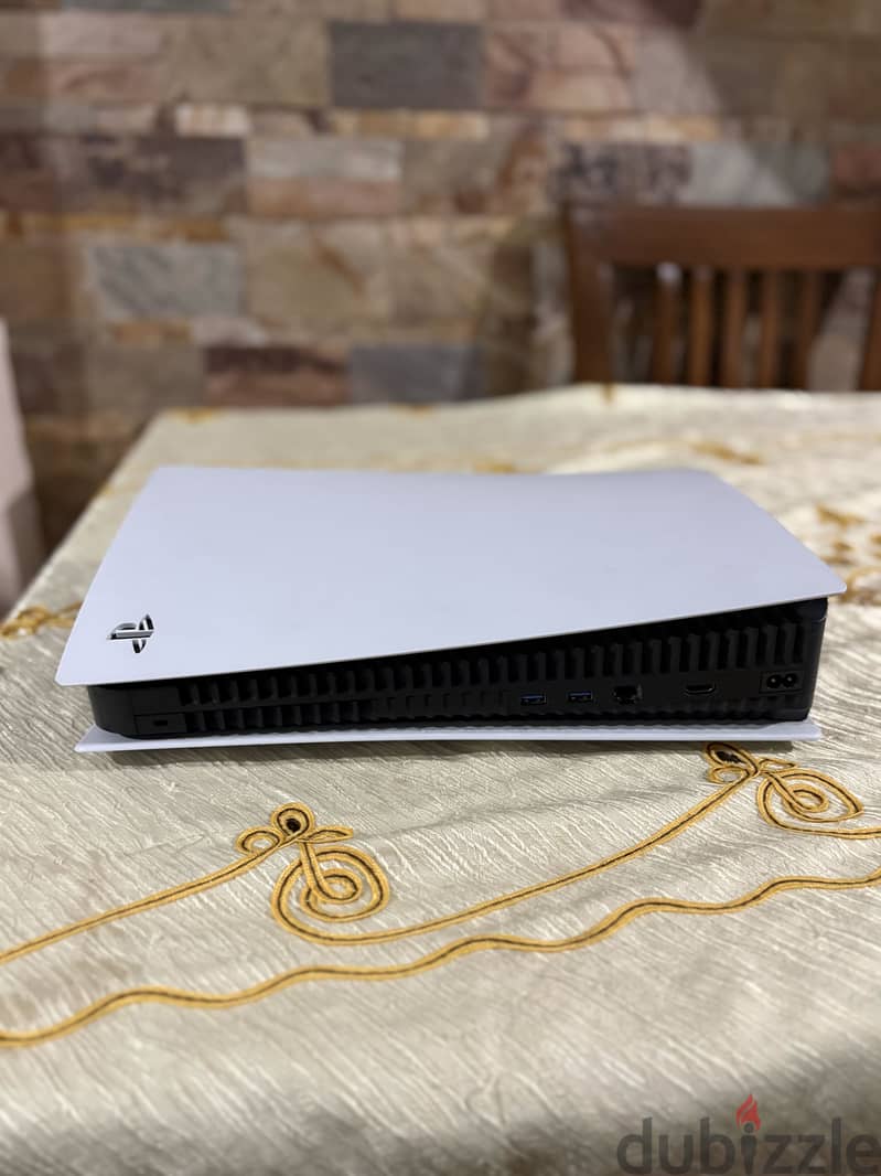 PS5 excellent condition home use 3