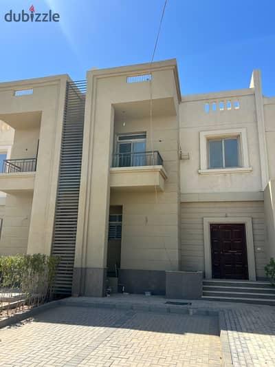 For quick sale: Villa at half price, immediate occupancy, fully finished, in a compound in the New Administrative Capital, with installments over 10 y