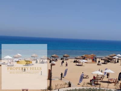 Last villa on the front row directly by the sea with a double view of the sea and swimming pool, a 30% discount applied, fully finished and ready for immediate delivery