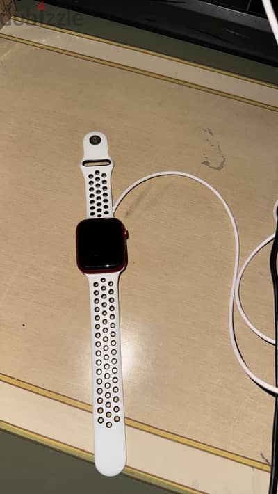 Apple watch Series 8 45mm battery health 97%