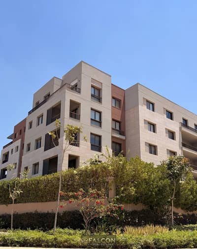 شقه للبيع استلام فوري لوكيشن vip فيو مفتوح خصوصيه 100% district 5 بجوار Palm Hills New Cairo . Fifth Square . Villette