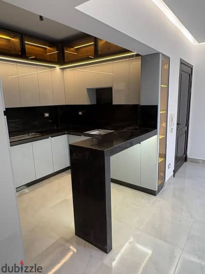 131-square-meter apartment for sale in Al Rehab; ultra-super-lux finishes; close to the club.