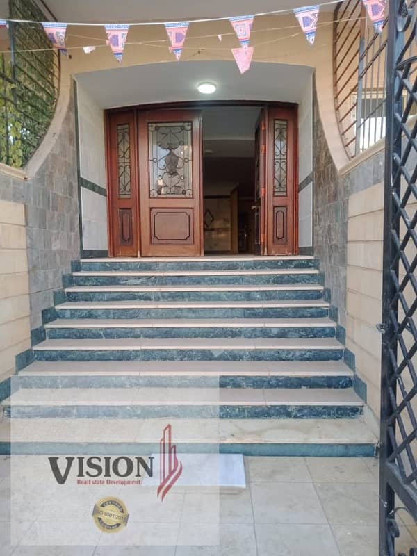 Apartment for sale directly from the owner, ready for immediate handover; 213 sqm; located in Al-Shorouk City, near Madinaty.