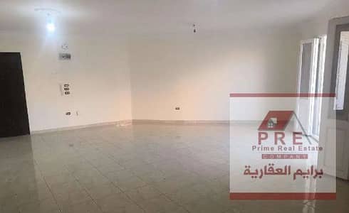 شقه للايجار ف سبورتنج بالقرب من الكورنيش - 170م