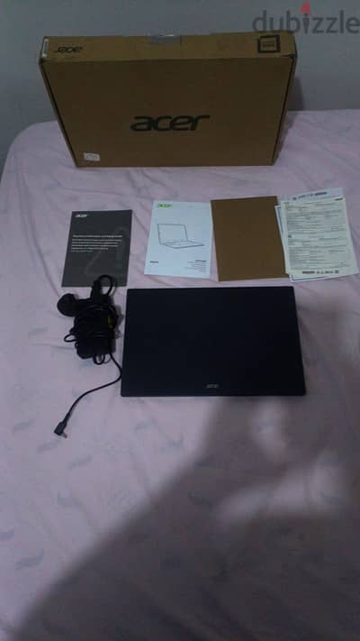 Acer aspire 7 ب الكرتونه و الشاحن استعمال نضيف و فيه بصمه