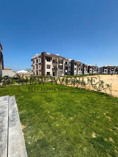 شاليه ارضى للبيع فى كالى كوست الساحل الشمالى Cali Coast by maven North Coast متشطب بالكامل استلام فورى سعر مميز يطل على حمام السباحة مباشرة