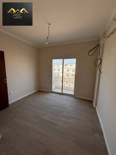 Lowest-priced finished standalone villa for sale in Mountain View October Park (MV4 phase): 15,500,000 EGP. Super-lux finish, 230 sqm area, immediate
