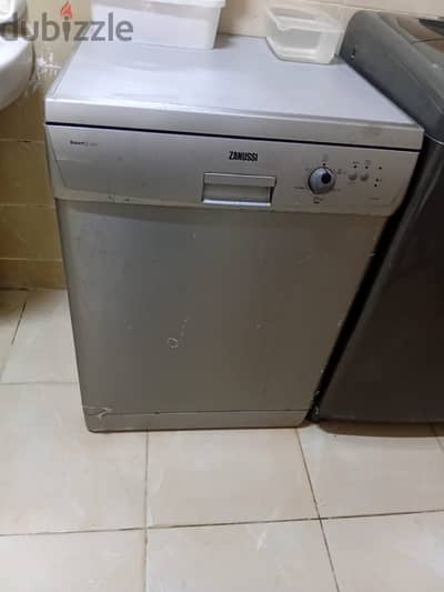 غسالة اطباق زانوسي