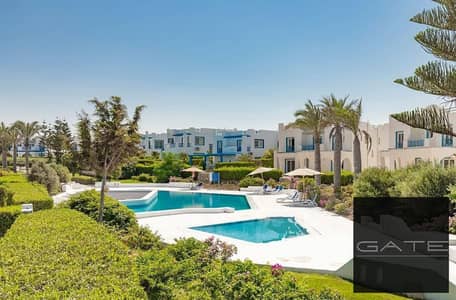 Own a premium townhouse with breathtaking views and a prime location near the sea in LVLS Mountain View—an excellent investment opportunity.