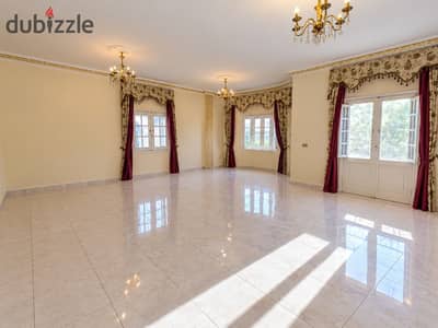 Distinct apartment in the second neighborhood close to all services