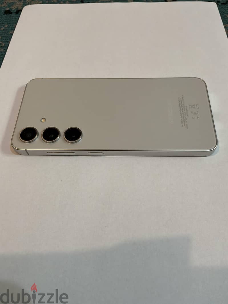 Samsung S24 4