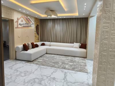 Luxury villa for rent, first occupancy with complete hotel furniture and fully air-conditioned, suitable for affluent families and long stays.