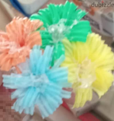 ورد صناعي بأشكال جميلة ( هاند ميد) ورد صناعي بأشكال جميلة ( هاند ميد)