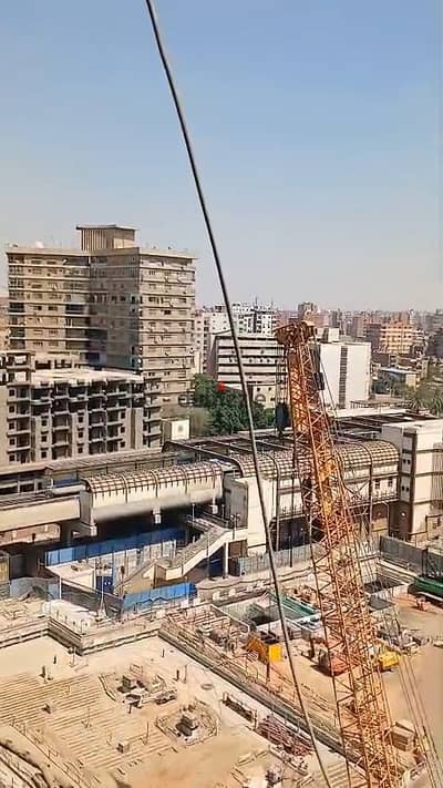 شقة للبيع في أول الهرم مجمع نصر الدين امام محطة مترو الجيزة مساحة 100م