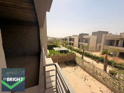 فيلا | نصف تشطيب أربع غرف نوم واستلام فوري | 204 متر وأرض 297.55 متر وروف 59 متر | ذا كراون