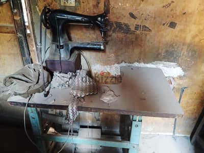 ماكينات خياطة شنط  للبيع نظرا لتصفية الورشه