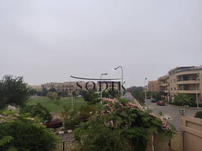 A fully finished apartment with a garden view, near Farid Habib Hospital. Super deluxe finishing, secure with iron bars and shutters, and fully equipp