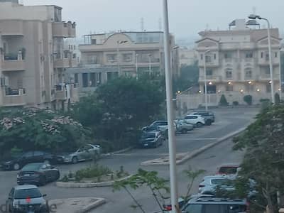شقة مميزة بالشيخ زايد الحى الخامس من المالك مباشرة