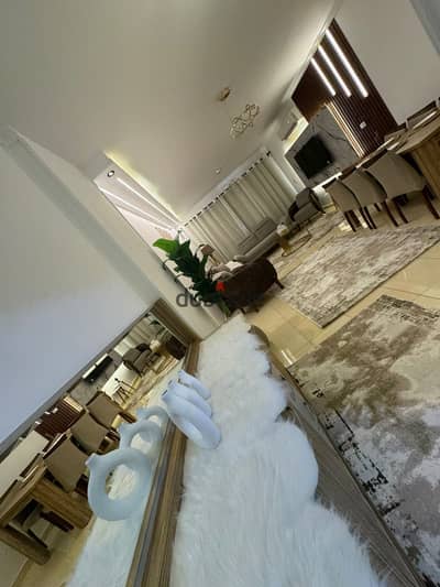  Luxury Furnished Apartment for Rent – Madinaty | 140 sqm    Prime Location – Just Steps from Services & All Seasons Park Mall  Very close to East Hub & Craft Zone   Premium private finishing & elegant hotel-style furniture  140 sqm | 3rd Floor | Ga