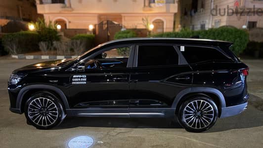 سياره جيتور x90 بلس 2026 للايجار اليومي بالسواق متاح كل السيارات kasem