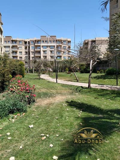 109 sqm apartment, ground floor, 50 sqm garden, for sale in Madinaty B11, directly in front of services and minutes to the first Season Park