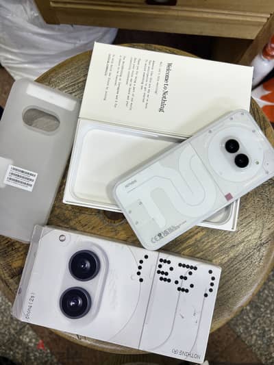 Nothing 2a 5G dual sim 256/12G White كالجديد بضمان الوكيل