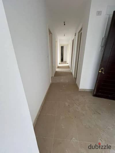 For sale, an apartment of 167 sqm in Madinaty B8 at a negotiable price.