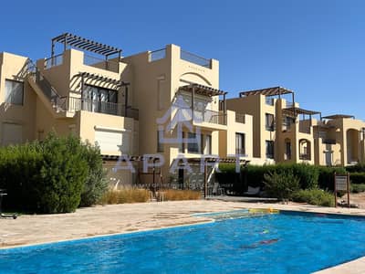 Last Home 3 BDR + Maids - Private Garden Over 8Y!!