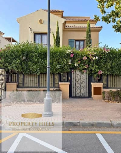 Villa for Sale behind al ahly club with private pool and elevator and all the rooms master with bathroom with best price and Discountable price  Unit Type: twinhouse  Area: 290sqm  Parking: Private parking space   Compound Features:  Prime location just 3