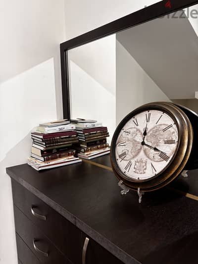 Corner with mirror كورنر بالميرايه