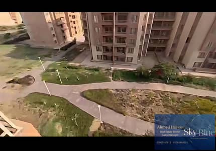 للايجار شقة 170م كمبوند وصال