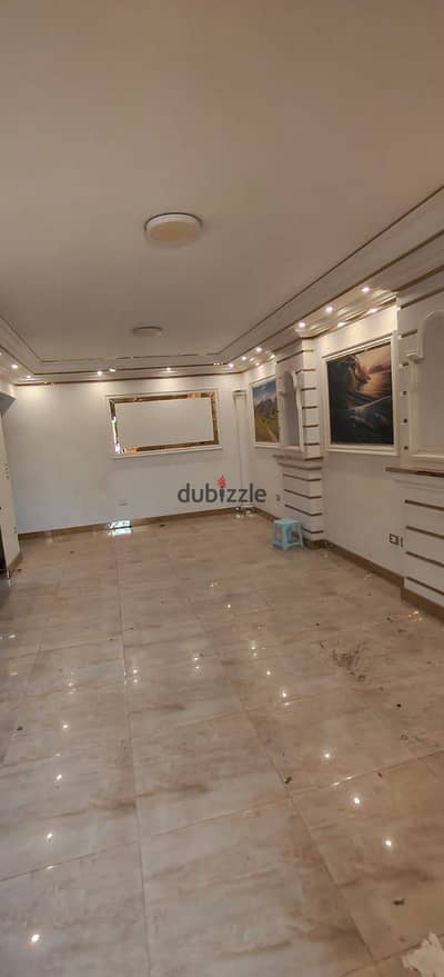 شقة للإيجار السكني أو الإداري في مساكن شيراتون المطار أمام صن سيتي مول، عمارة حديثة بمدخل فندقي، 150م، 3 غرف نوم، ريسبشن قطعتين، 2 حمام، دور سادس، 2 أسانسير، تصلح لجميع الأغراض