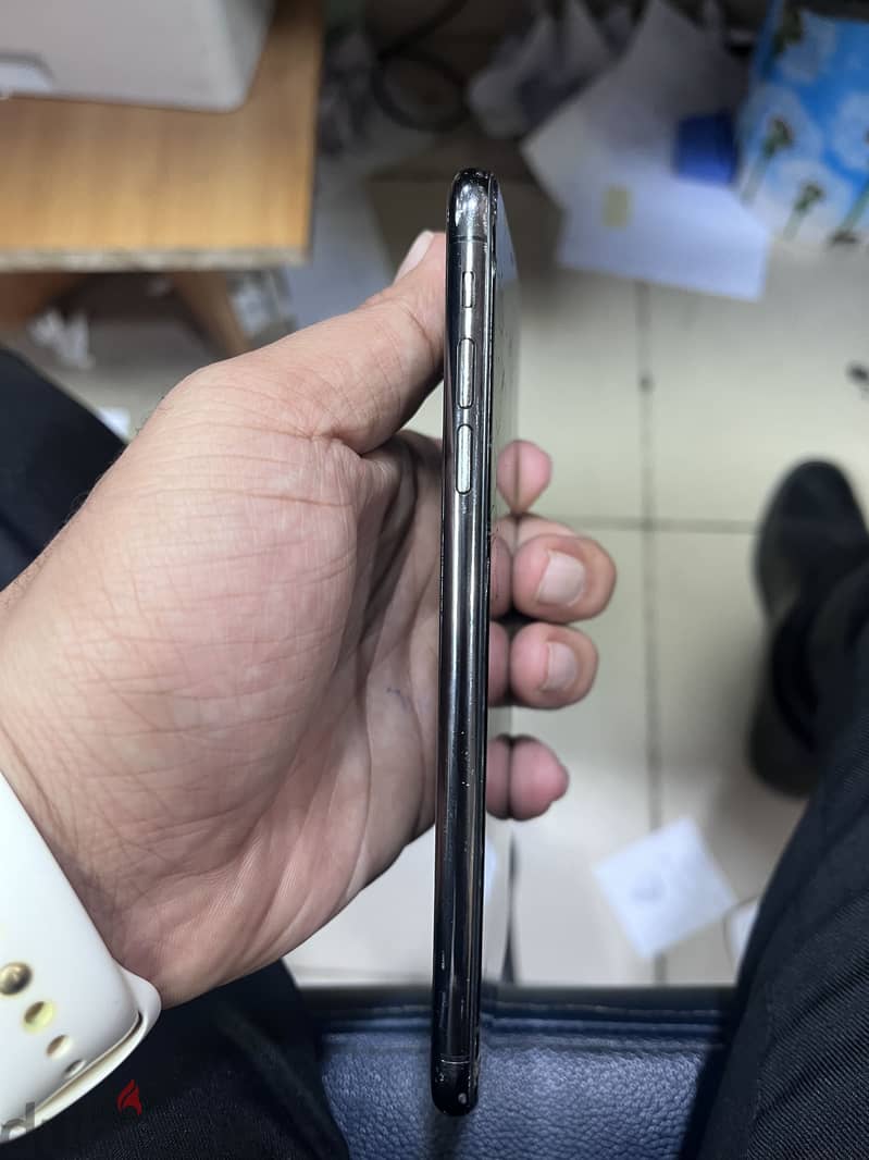 Apple - iPhone XS Max 1