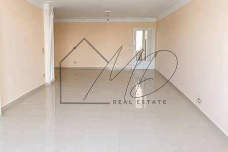 شقة للإيجار السكني في ستانلي 180م