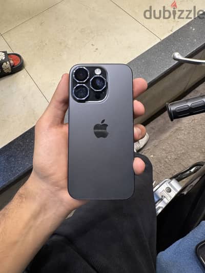 آبل - آيفون 15 برو