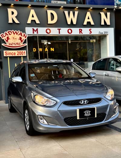 Hyundai Accent HB 2019 بحاله شاذه و يوجد امكانيه للتقسيط - فتحه سقف-