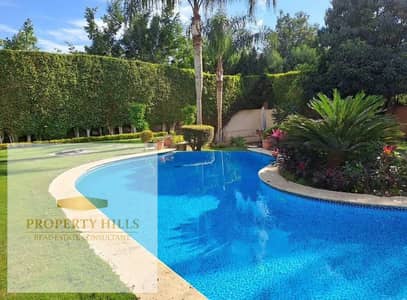 Villa for sale in Cleopatra Palace ready for immediate occupation with a 318 meter garden on comfortable installment