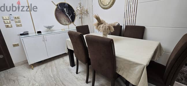 طقم كنب وسفرة بحالة جيدة