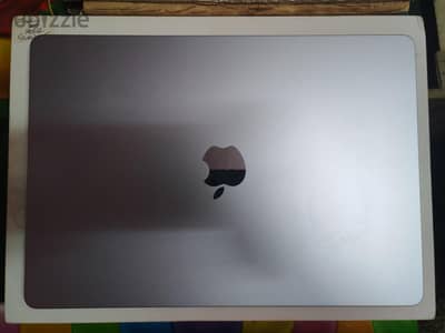 MacBook Air 15" M5  16GB RAM  512GB استعمال شهر