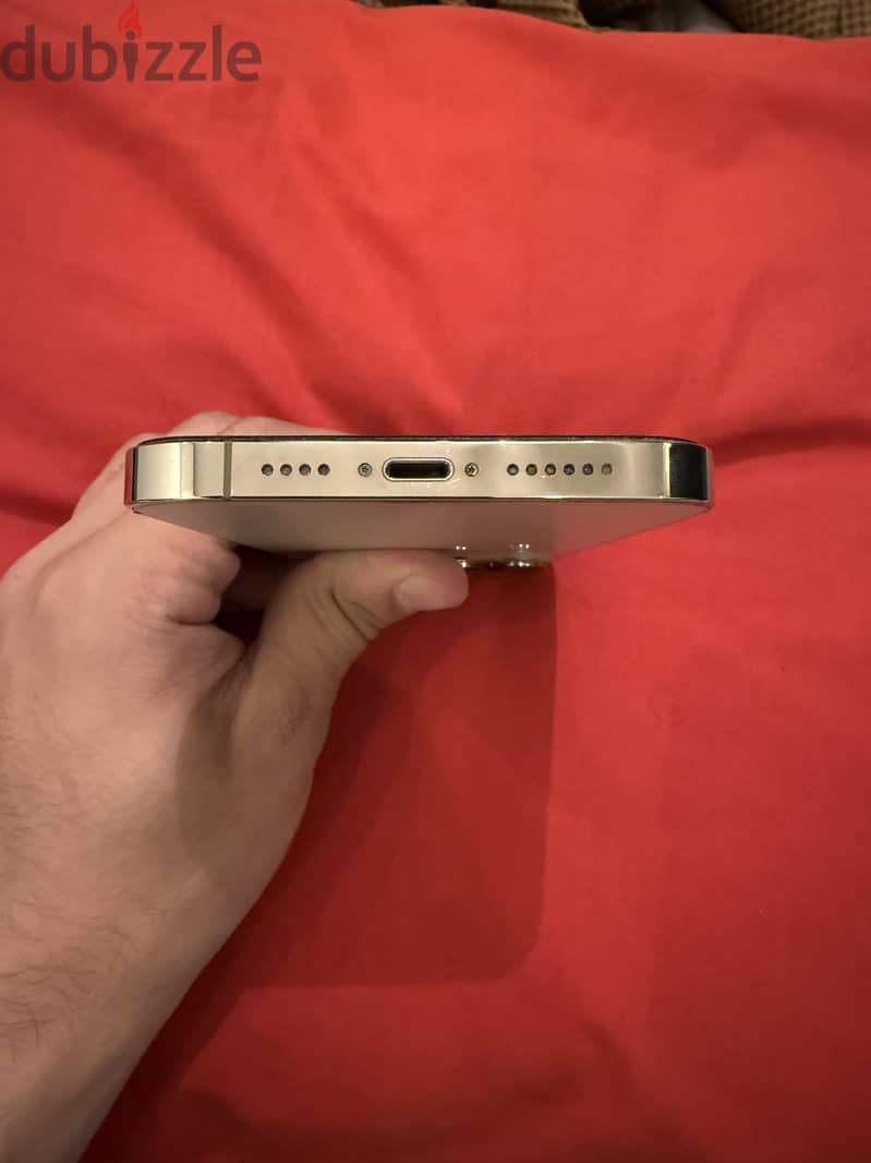 Apple - iPhone 13 Pro Max / 86% battery 9