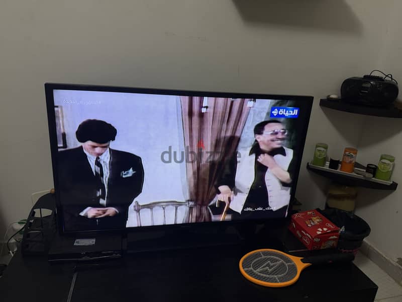 TV screen 46 inch Samsung 1